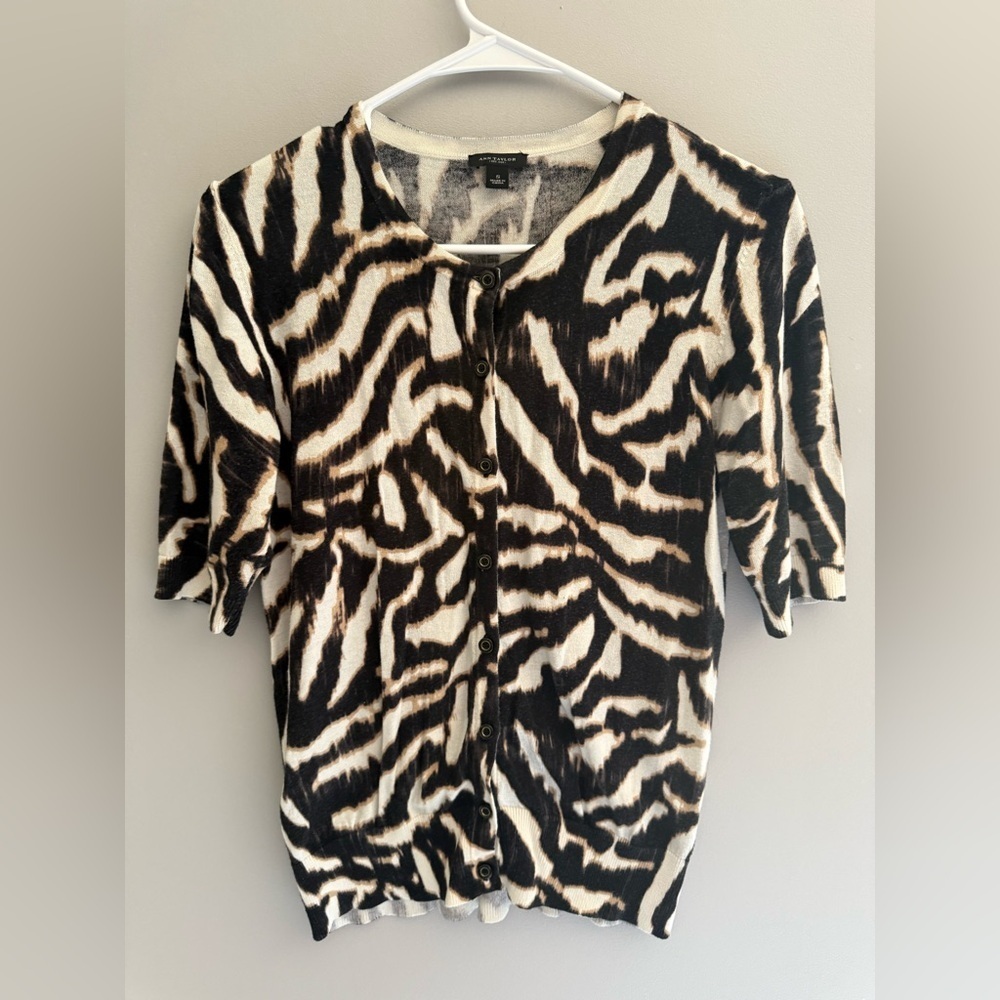 Ann Taylor Short Sleeve Button Up Cardigan Womans SZ S Brown Animal Print Career